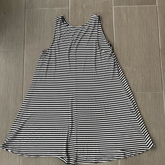 Old Navy Jersey Swing Dress - Picture 2 of 4